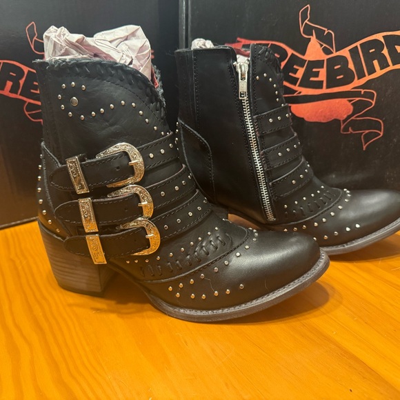 Freebird by Steven Savanna Black Studded Buckle Ankle Boots - Picture 2 of 6